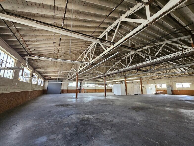 More Photos Of 3053 E 11th St, Los Angeles Industrial For Lease