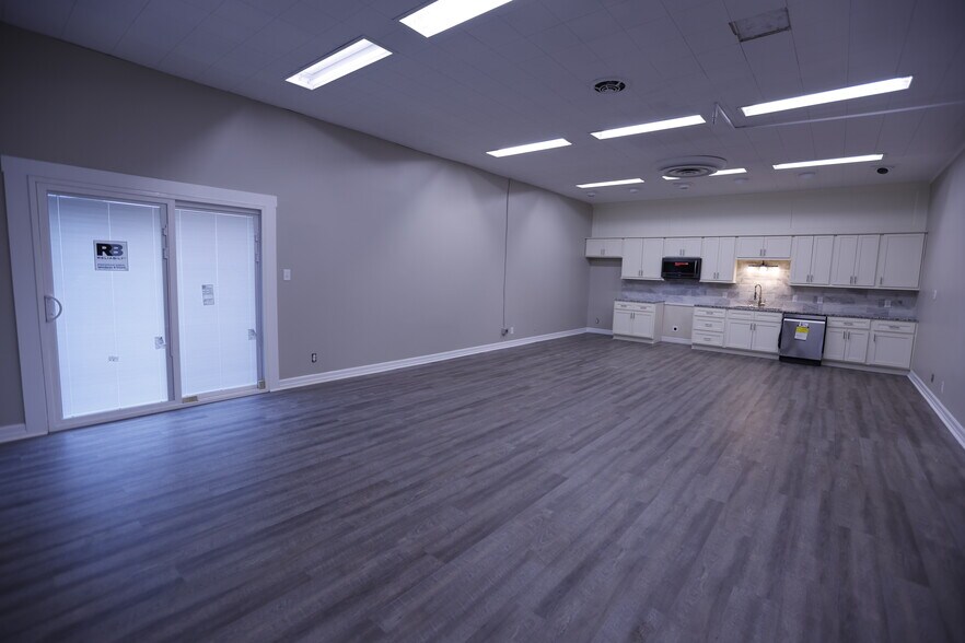 More Photos Of 325 W Main St, Lebanon Office Residential For Sale