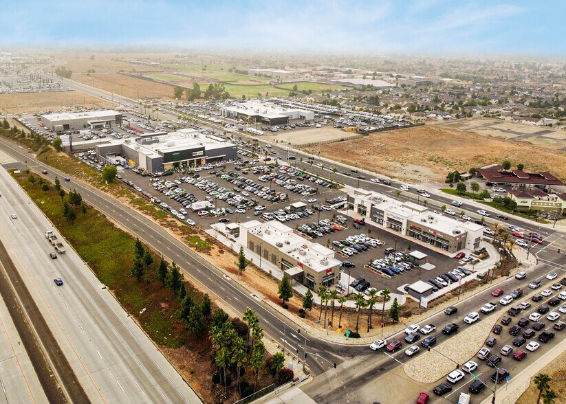 More Photos Of 16138-16164 S Highland Ave, Fontana General Retail For Lease