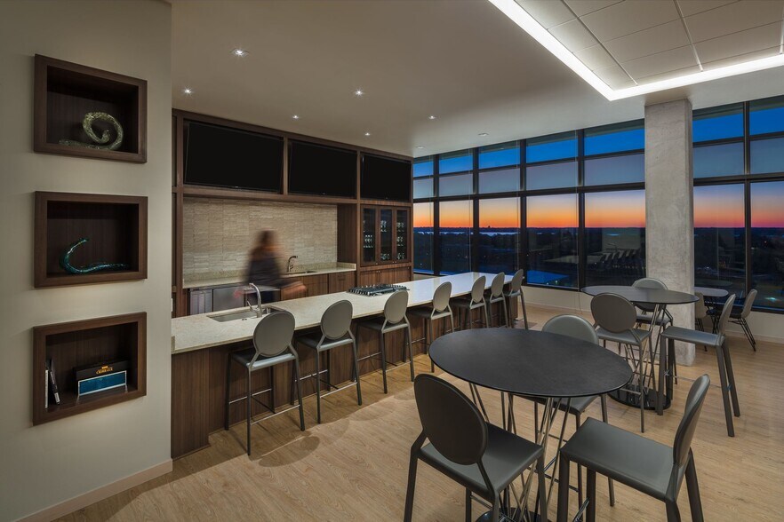 More Photos Of 1004-1028 E Washington Ave, Madison Apartments For Lease