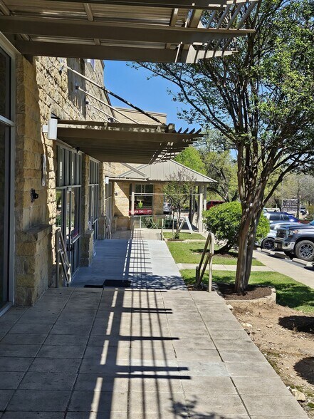 More Photos Of 7318 McNeil Dr, Austin Unknown For Lease