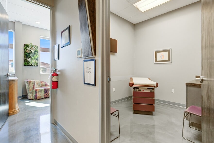 More Photos Of 7010 E Chauncey Ln, Phoenix Medical For Sale
