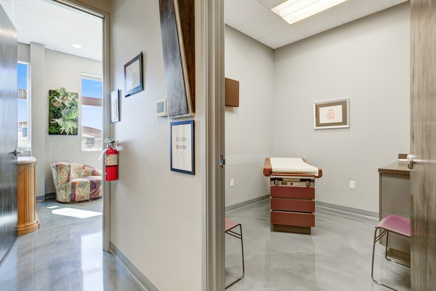 More Photos Of 7010 E Chauncey Ln, Phoenix Medical For Sale