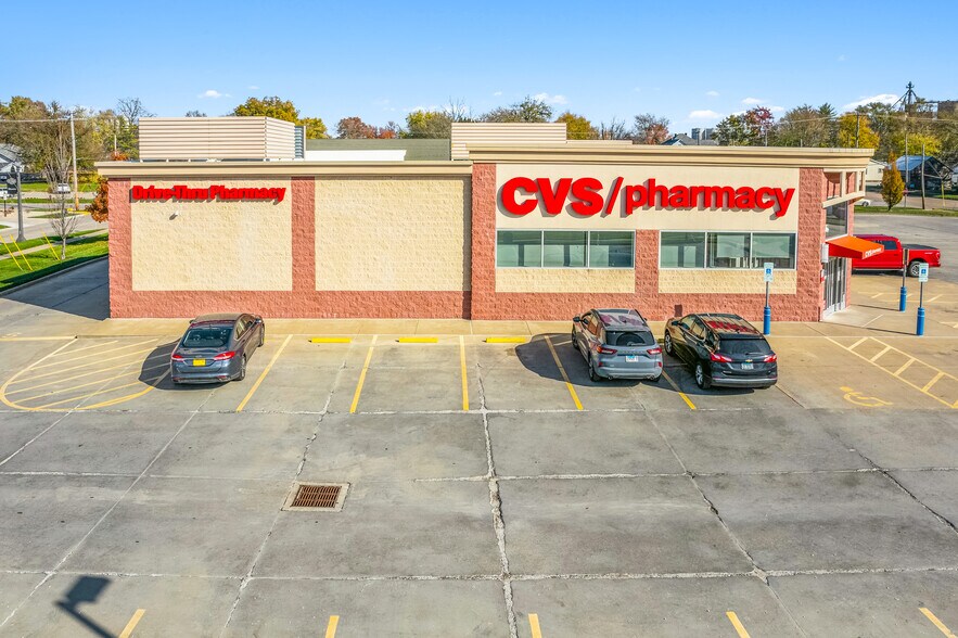 More Photos Of 303 S State St, Jerseyville Drugstore For Sale