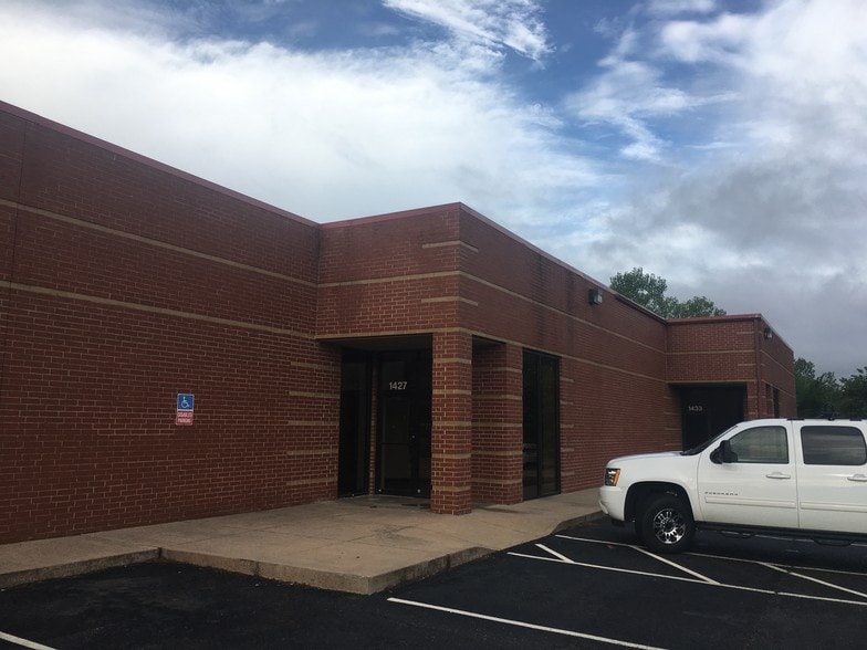 More Photos Of 1401 Fretz Dr, Edmond Industrial For Sale