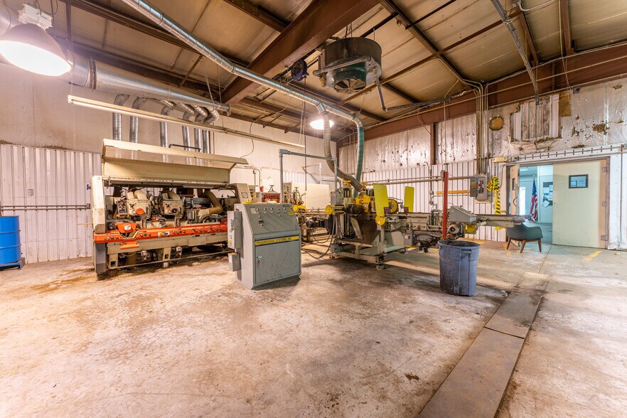 More Photos Of 4097 53 Hwy, Eveleth Manufacturing For Sale