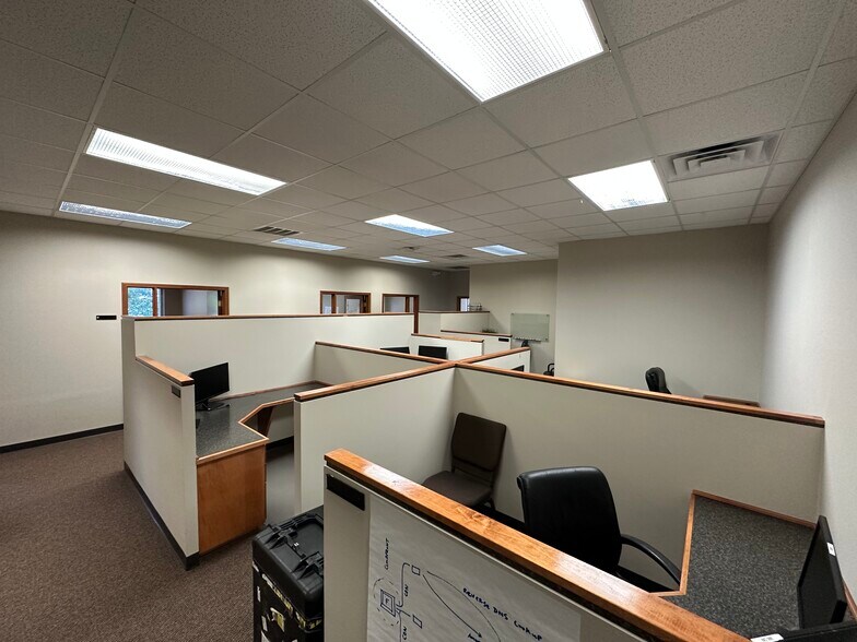 More Photos Of 4600 W Kearney St, Springfield Office For Lease
