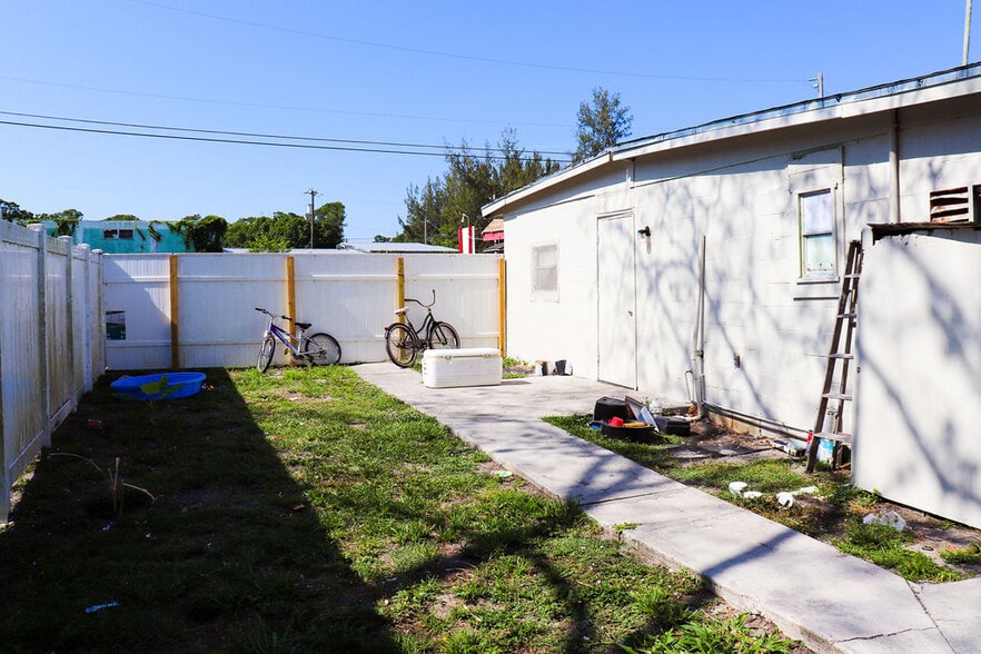 More Photos Of 4410 38th Ave, Vero Beach Multifamily For Sale