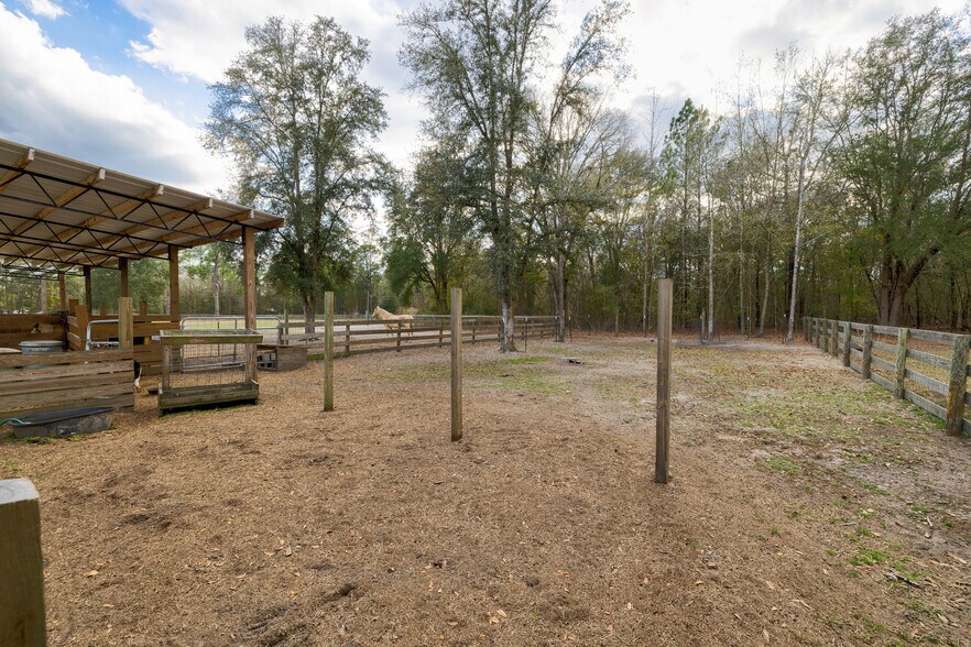 More Photos Of 6012 Long Branch Rd, Jacksonville Horse Stables For Sale
