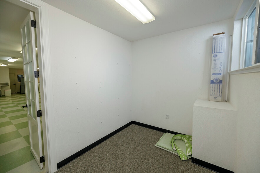 More Photos Of 918 10th St, Modesto Storefront Retail Office For Sale