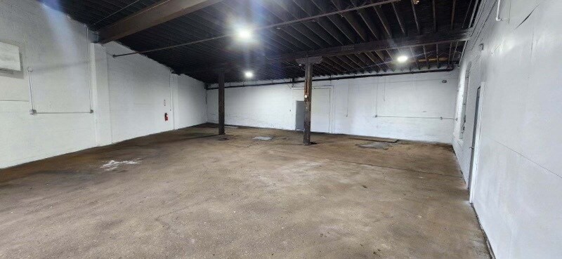 More Photos Of 80 Oliver St, Wisconsin Rapids Manufacturing For Sale