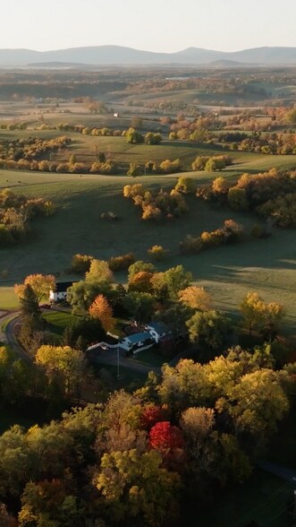 More Photos Of 1329 Commerce Rd, Staunton Hotel For Sale