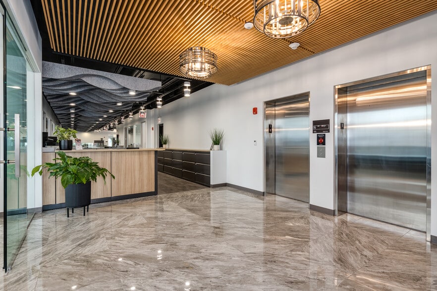 More Photos Of 732 W Randolph St, Chicago Unknown For Lease