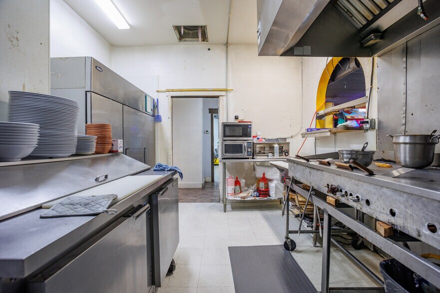 More Photos Of 528 W Clark St, Pasco Restaurant For Sale