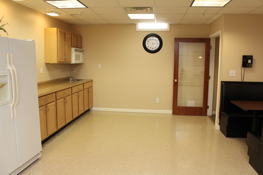 More Photos Of 531 Williamstown Rd, Sicklerville Medical For Sale