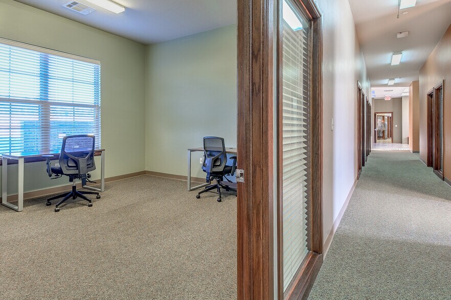 More Photos Of 2524 N Broadway, Edmond Office For Lease