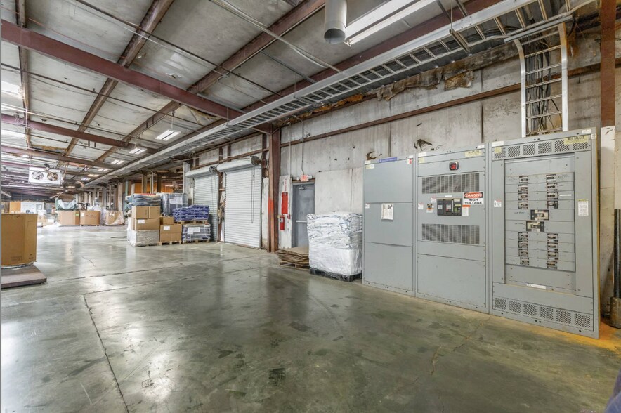 More Photos Of 1129 S Chattanooga St, LaFayette Warehouse For Sale
