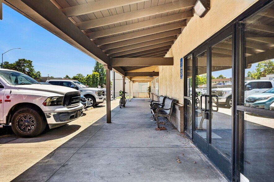 More Photos Of 1413-1417 Mangrove Ave, Chico General Retail For Sale