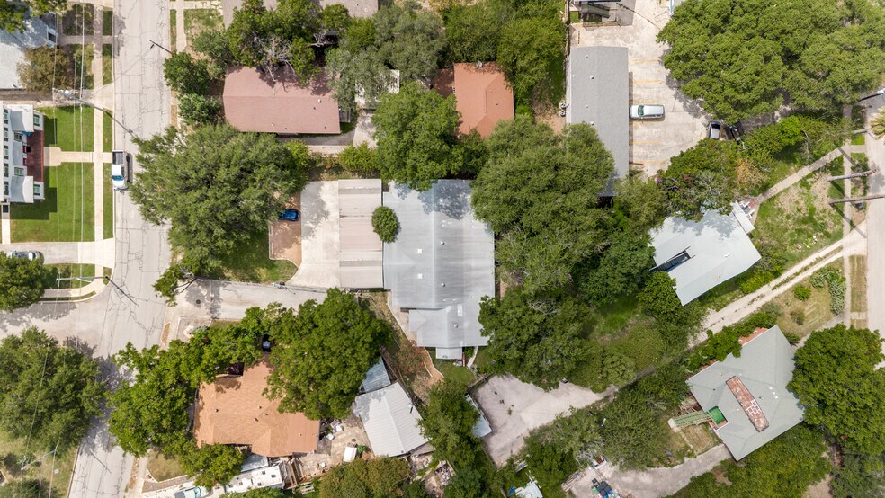More Photos Of 215 Eleanor Ave, San Antonio Multifamily For Sale