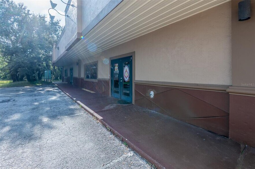 More Photos Of 905 Jan Mar Ct, Clermont Light Distribution For Lease