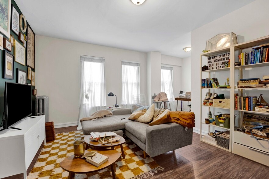 More Photos Of 1401 E Hyde Park Blvd, Chicago Apartments For Sale