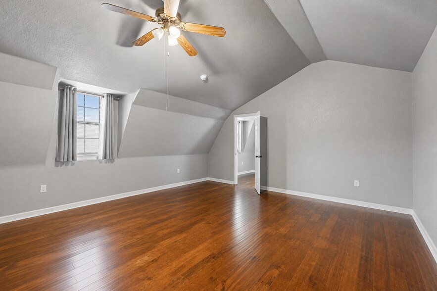 More Photos Of 10207 E Hwy 290, Fredericksburg Freestanding For Sale