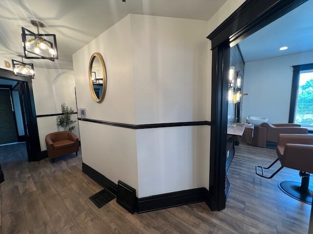 More Photos Of 210 N Madison St, Woodstock General Retail For Lease