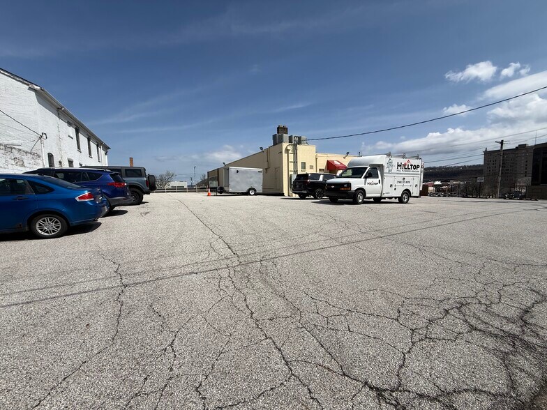 More Photos Of 630 Market St, Steubenville Office For Sale