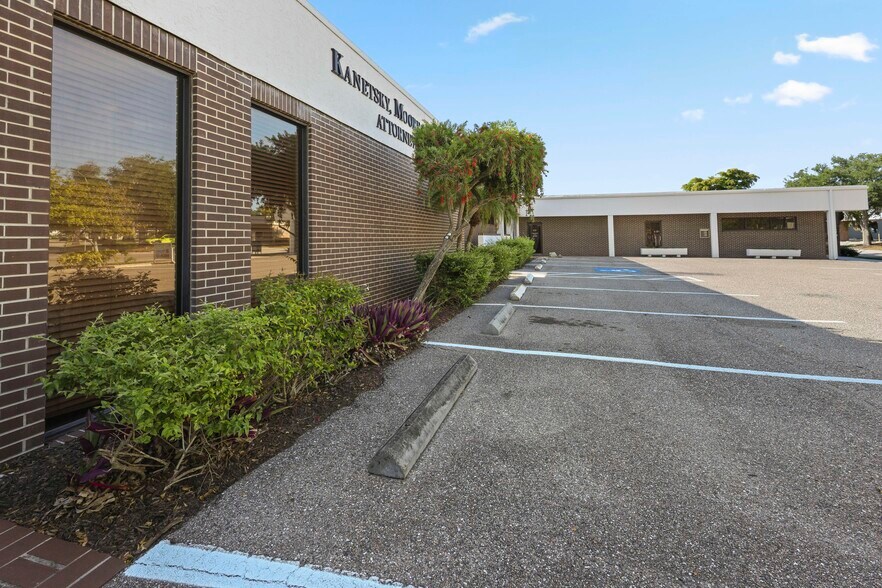 More Photos Of 227-233 Nokomis Ave, Venice Office For Sale