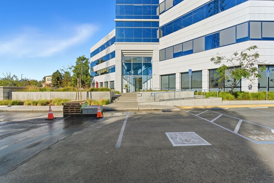 More Photos Of 1840 Gateway Dr, San Mateo Coworking Space