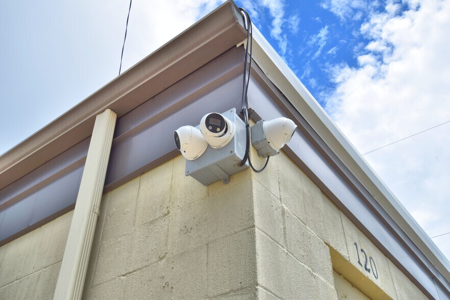 More Photos Of 5849 Holly Rd, Corpus Christi Self Storage For Sale