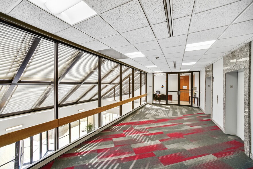 More Photos Of 365 W Passaic St, Rochelle Park Office For Lease