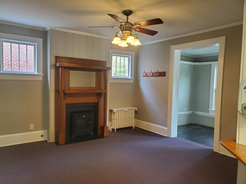 More Photos Of 1602 Grandin Rd SW, Roanoke Medical For Sale