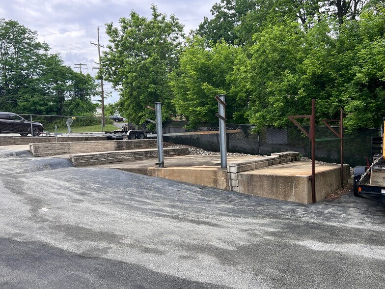 More Photos Of 179 Pennsylvania Ave, Malvern Warehouse For Lease