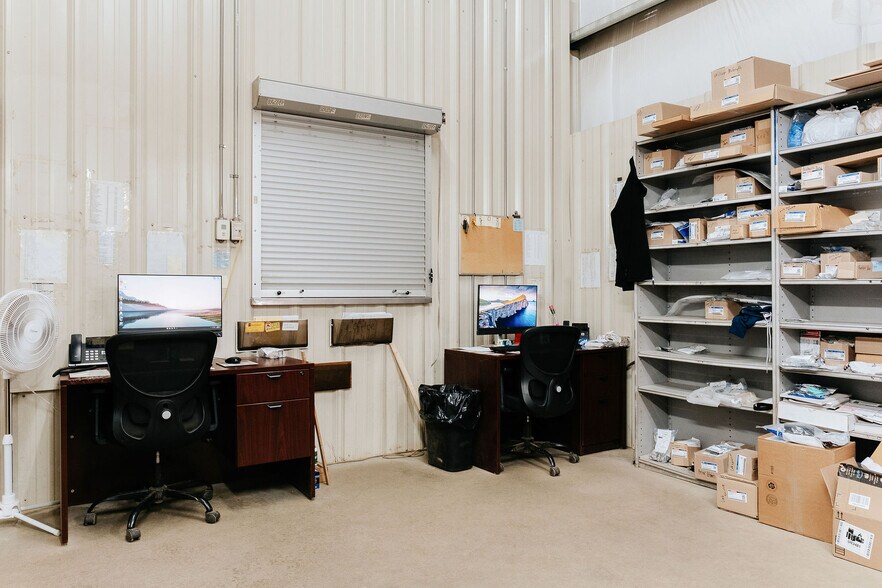 More Photos Of 105 Laurell Rd, Gander Showroom For Sale