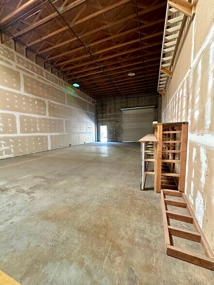 More Photos Of 110 Spring Hill Dr, Grass Valley Manufacturing For Lease