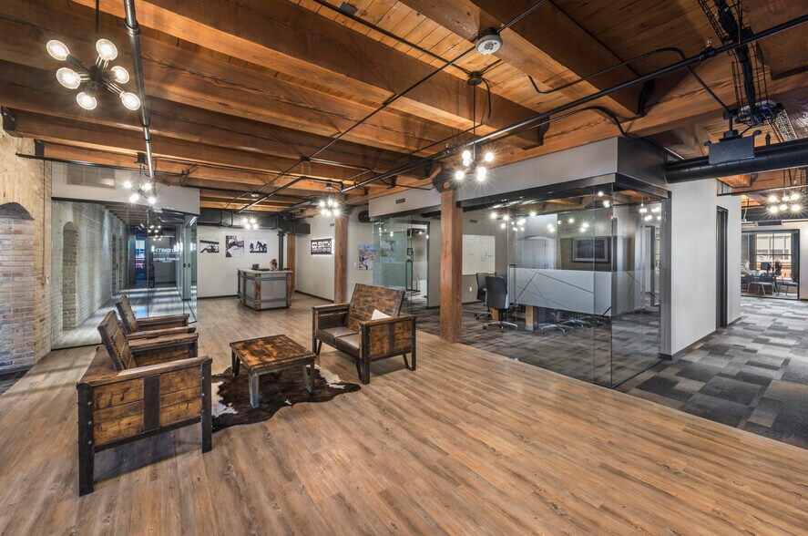 More Photos Of 241 N Broadway St, Milwaukee Office Residential For Lease