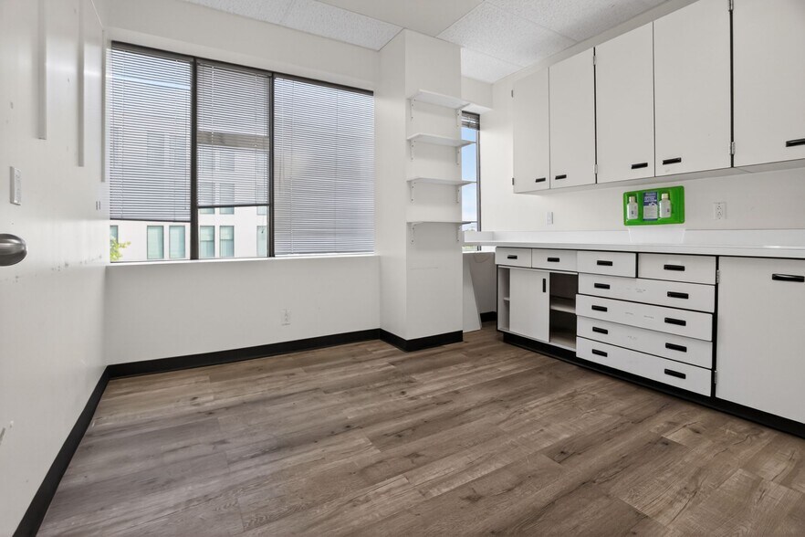 More Photos Of 3525 Prytania St, New Orleans Medical For Lease