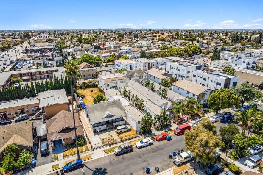 More Photos Of 526-534 W 47th St, Los Angeles Apartments For Sale