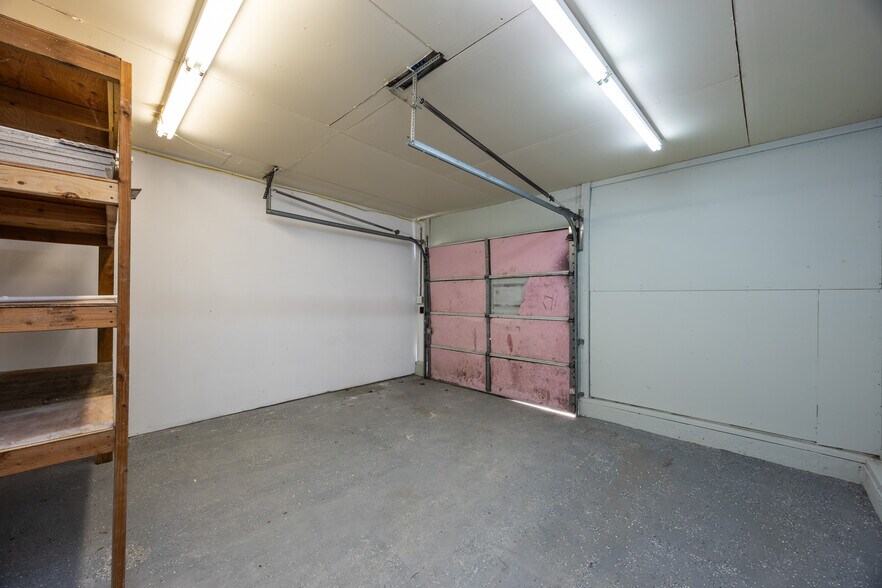 More Photos Of 320 Tilton Rd, Northfield Warehouse For Lease