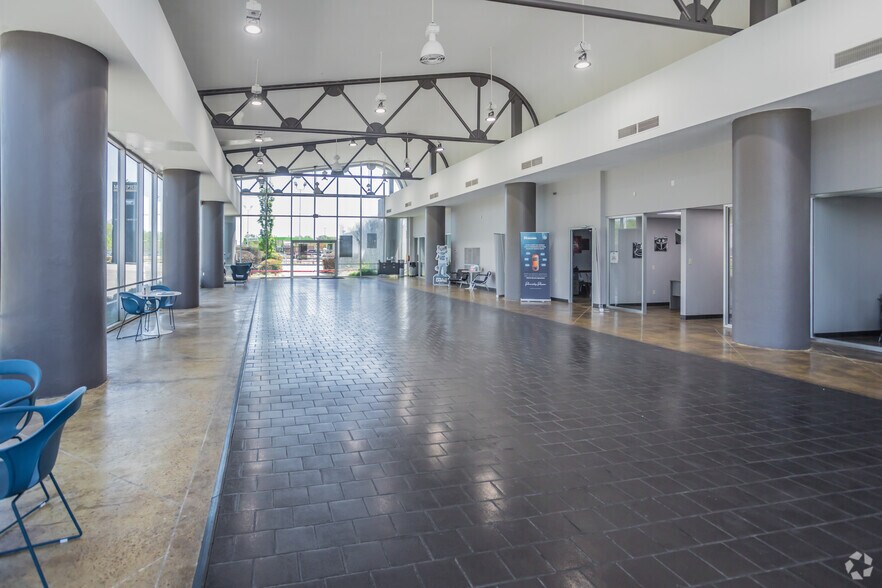 6175 Mt Moriah Road Ext, Memphis, TN 38115 Showroom For Sale