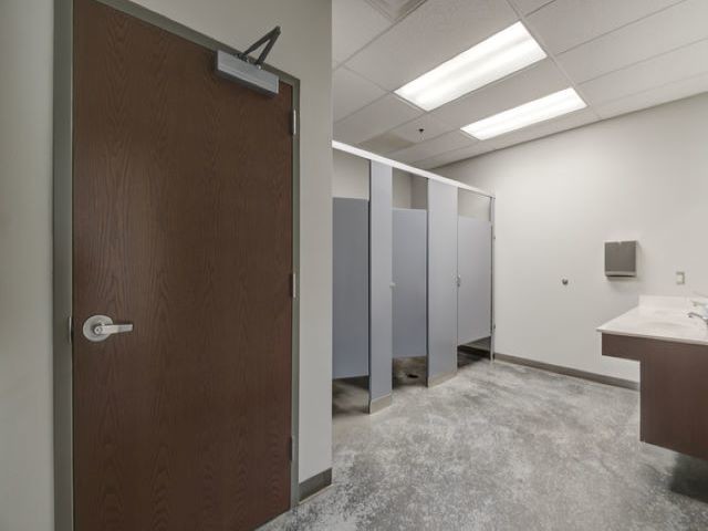 More Photos Of 2201 W South Ave, Ponca City Warehouse For Sale