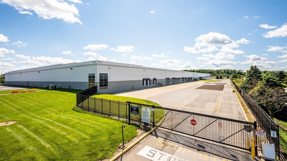 More Photos Of 1155 Worldwide Blvd, Hebron Warehouse For Lease