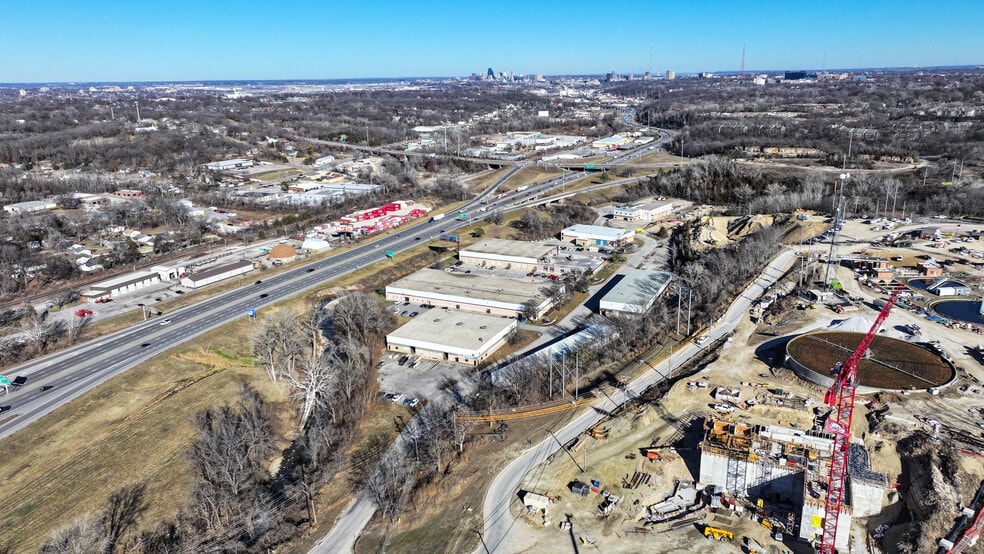 More Photos Of 1920-1938 Foxridge Dr, Kansas City Warehouse For Lease
