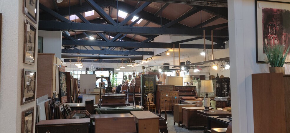 More Photos Of 3384 SE Milwaukie Ave, Portland General Retail For Sale