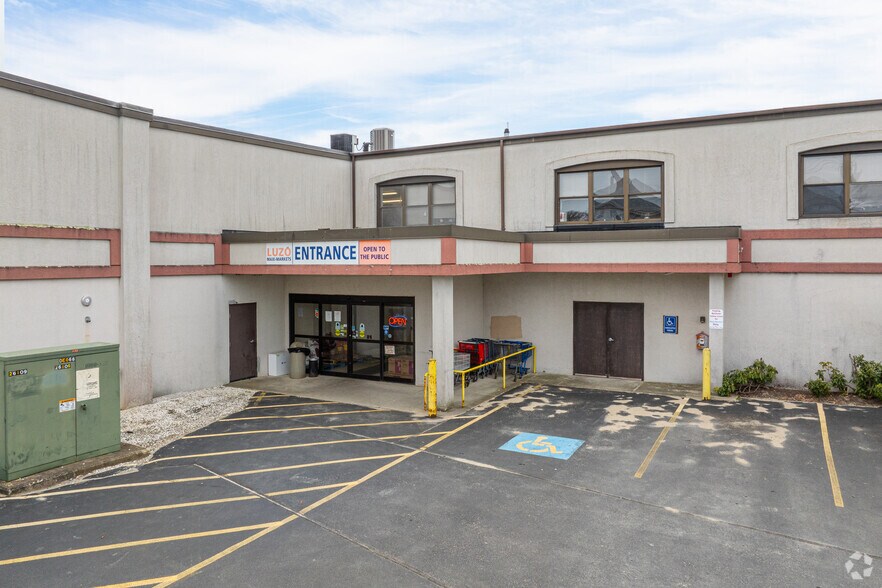 More Photos Of 376 Nash Rd, New Bedford Refrigeration Cold Storage For Lease