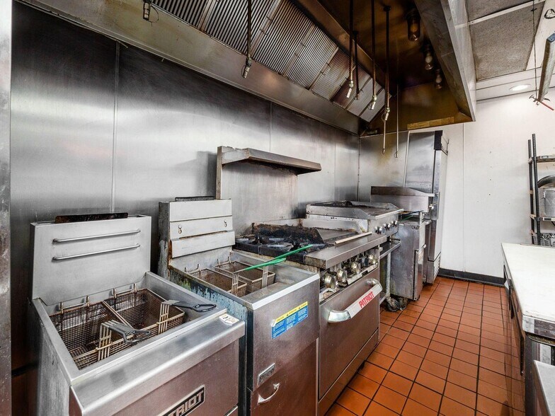 More Photos Of 7360-7362 E Main St, Reynoldsburg Storefront Retail Office For Sale