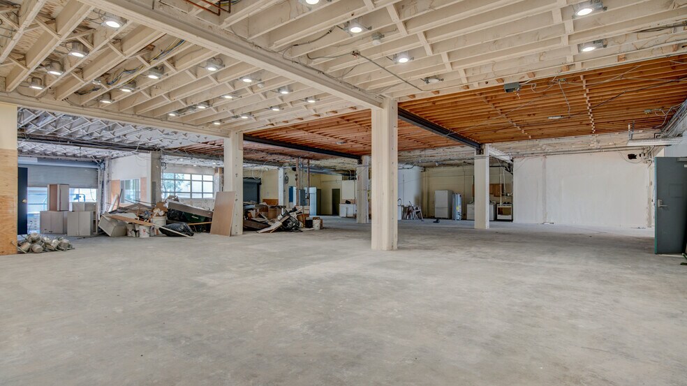 More Photos Of 132 9th St, San Francisco Research And Development For Lease