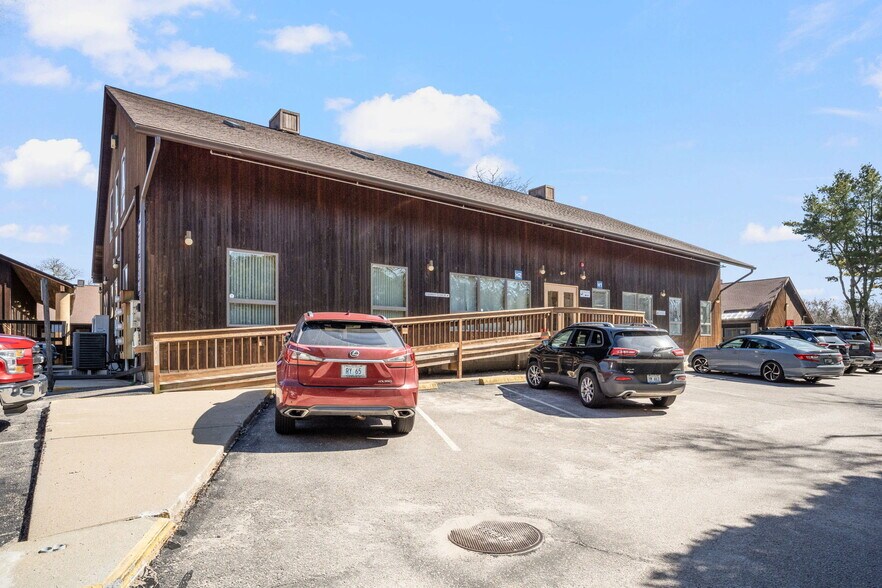 More Photos Of 24 Salt Pond Rd, Wakefield Medical For Sale