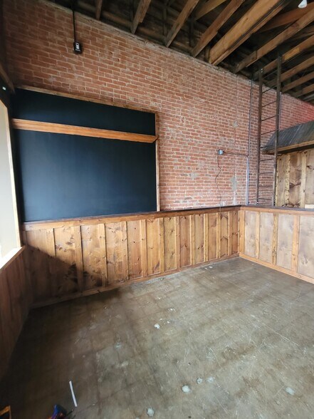 More Photos Of 532 Main St, Garland Restaurant For Lease